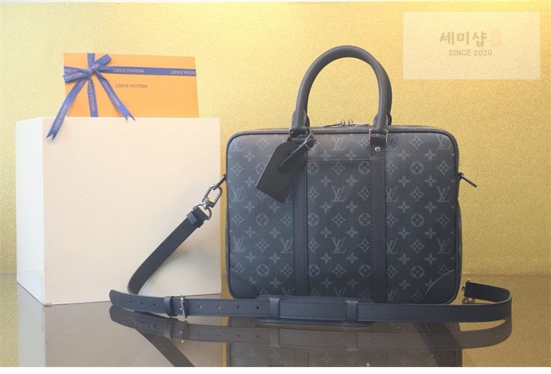 Louis Vuitton 루이비통 포르트 도큐멍 보야주 PM 모노그램 이클립스 M46457 이클립스 모노그램 Bag 5번 이미지