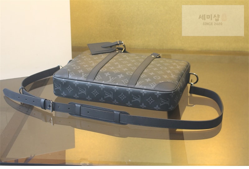 Louis Vuitton 루이비통 포르트 도큐멍 보야주 PM 모노그램 이클립스 M46457 이클립스 모노그램 Bag 3번 이미지