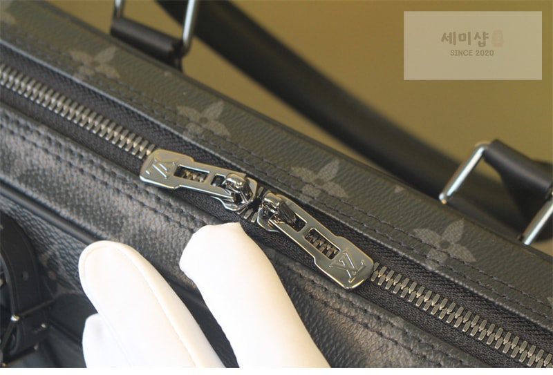 Louis Vuitton 루이비통 포르트 도큐멍 보야주 PM 모노그램 이클립스 M46457 이클립스 모노그램 Bag 6번 이미지