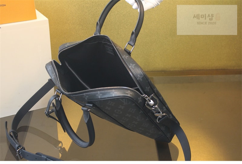 Louis Vuitton 루이비통 포르트 도큐멍 보야주 PM 모노그램 이클립스 M46457 이클립스 모노그램 Bag 9번 이미지