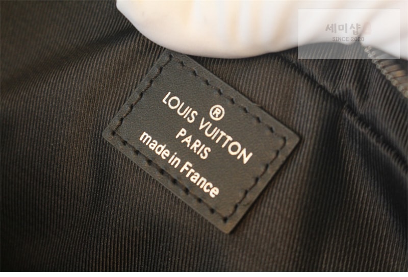 Louis Vuitton 루이비통 포르트 도큐멍 보야주 PM 모노그램 이클립스 M46457 이클립스 모노그램 Bag 10번 이미지