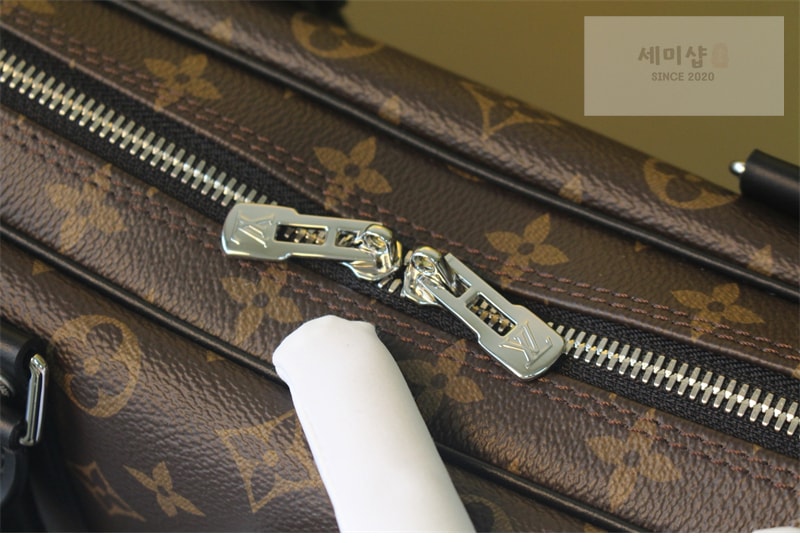Louis Vuitton 루이비통 포르트 도큐멍 보야주 PM 모노그램 M52005 모노그램 Bag 9번 이미지