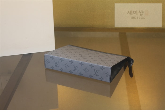 Louis Vuitton 루이비통 포쉐트 보야주 클러치 MM 이클립스 모노그램 M69535 이클립스 모노그램 Bag 6번 이미지