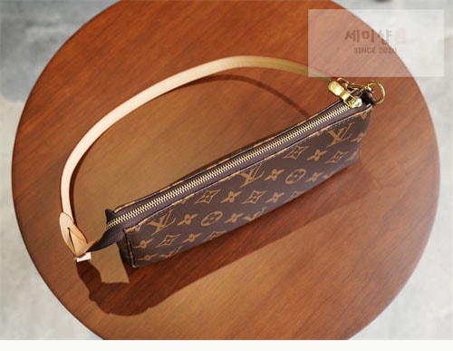 Louis Vuitton 루이비통 포쉐트 악세수아 모노그램 M40712 모노그램 Bag 8번 이미지