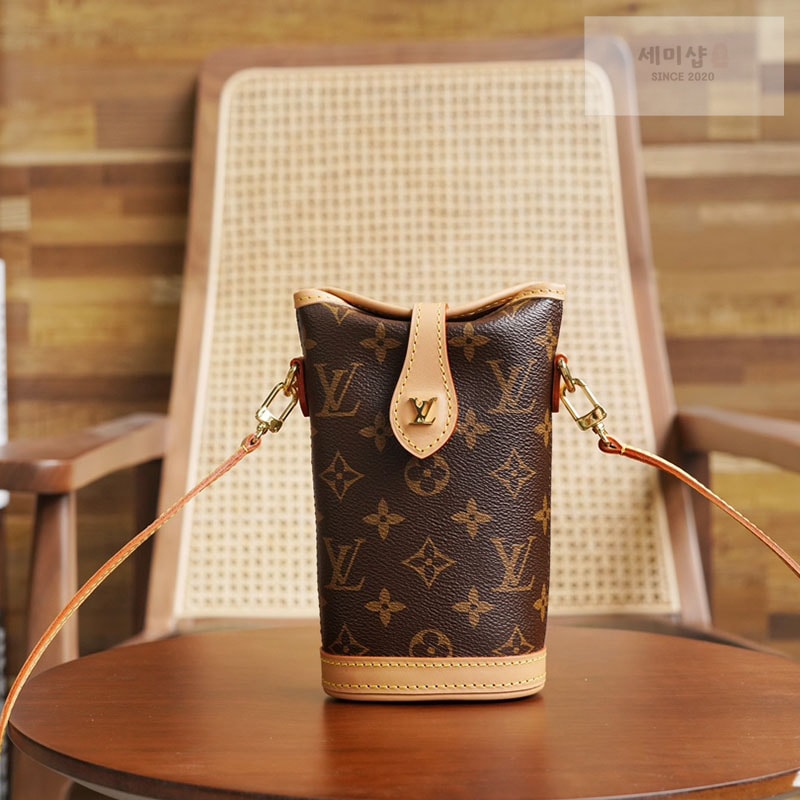 Louis Vuitton 루이비통 폴드 미 모노그램 파우치 백 M80874 레플리카 4번 이미지 - Bag | 세미샵 레플리카 사이트
