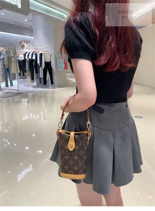 Louis Vuitton 루이비통 폴드 미 모노그램 파우치 백 M80874 레플리카 2번 이미지 - Bag | 세미샵 레플리카 사이트