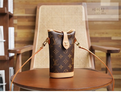 Louis Vuitton 루이비통 폴드 미 모노그램 파우치 백 M80874 레플리카 3번 이미지 - Bag | 세미샵 레플리카 사이트