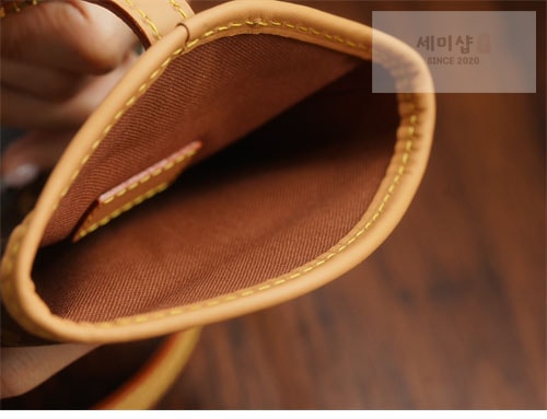 Louis Vuitton 루이비통 폴드 미 모노그램 파우치 백 M80874 레플리카 20번 이미지 - Bag | 세미샵 레플리카 사이트