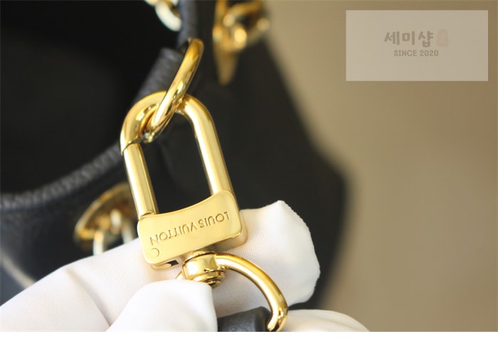 Louis Vuitton 루이비통 LV 번들 앙프렝뜨 모노그램 M47209 / 커스텀 철물 블랙 Bag 1번 이미지
