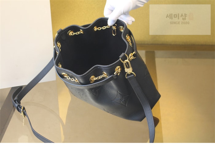 Louis Vuitton 루이비통 LV 번들 앙프렝뜨 모노그램 M47209 / 커스텀 철물 블랙 Bag 10번 이미지