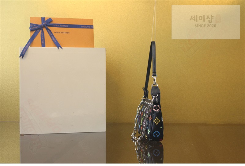 Louis Vuitton 루이비통 x TM 포쉐트 악세수아 블랙 모노그램 캔버스 멀티 M13663 멀티컬러 블랙 무라카미 Bag 3번 이미지