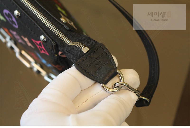 Louis Vuitton 루이비통 x TM 포쉐트 악세수아 블랙 모노그램 캔버스 멀티 M13663 멀티컬러 블랙 무라카미 Bag 6번 이미지