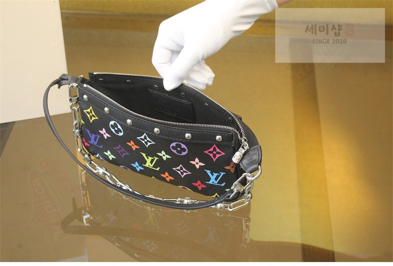 Louis Vuitton 루이비통 x TM 포쉐트 악세수아 블랙 모노그램 캔버스 멀티 M13663 멀티컬러 블랙 무라카미 Bag 8번 이미지