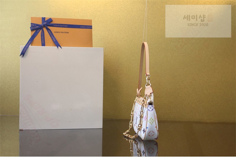 Louis Vuitton 루이비통 x TM 포쉐트 악세수아 화이트 모노그램 캔버스 멀티 M13404 멀티컬러 블랑 무라카미 Bag 3번 이미지