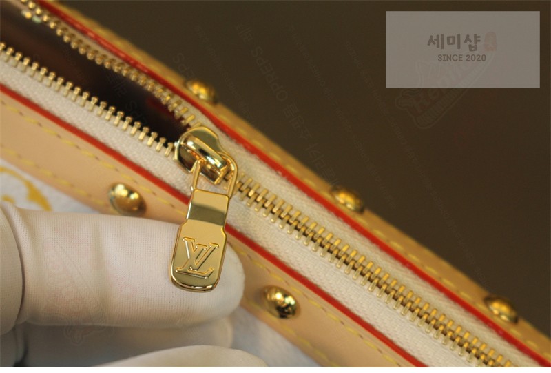 Louis Vuitton 루이비통 x TM 포쉐트 악세수아 화이트 모노그램 캔버스 멀티 M13404 멀티컬러 블랑 무라카미 Bag 8번 이미지