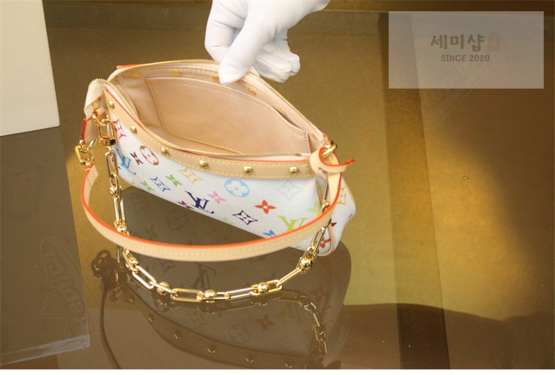 Louis Vuitton 루이비통 x TM 포쉐트 악세수아 화이트 모노그램 캔버스 멀티 M13404 멀티컬러 블랑 무라카미 Bag 9번 이미지