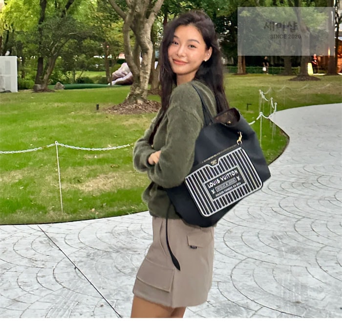 Louis Vuitton 루입비통 네버풀 인사이드 아웃 MM M28351 모노그램 블랙 Bag 2번 이미지