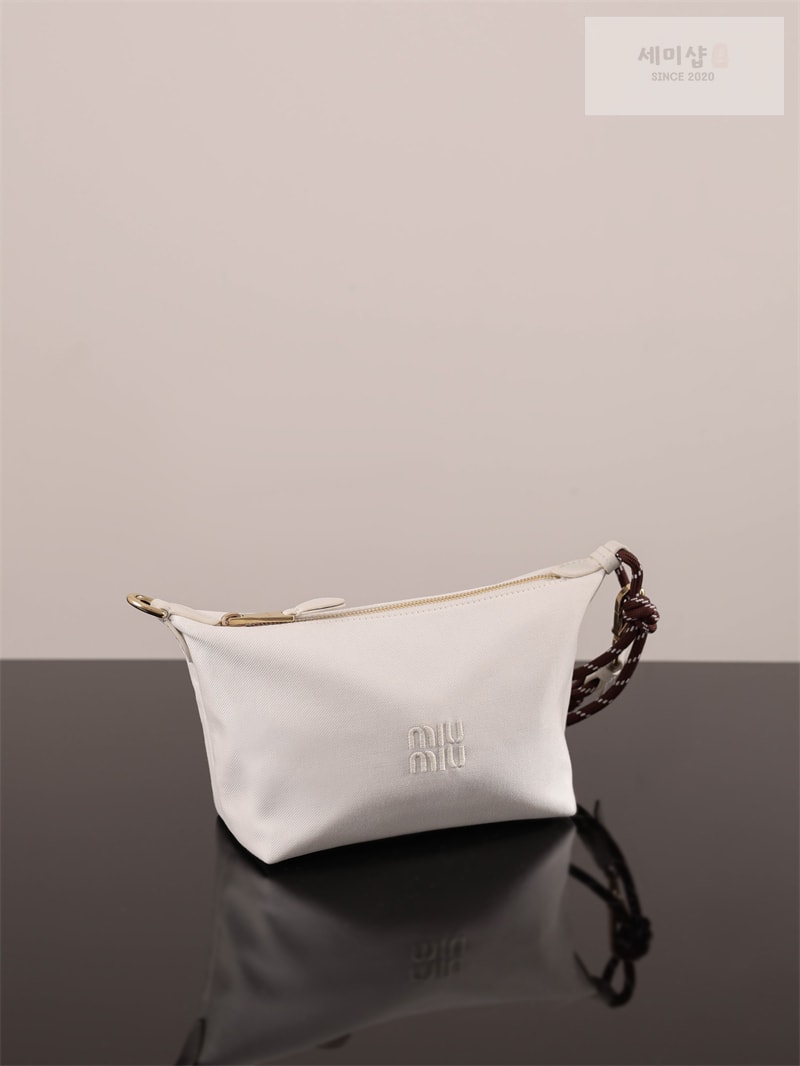 미우미우 미우미우 개버딘 파우치 화이트 5NE841 Bag 8번 이미지