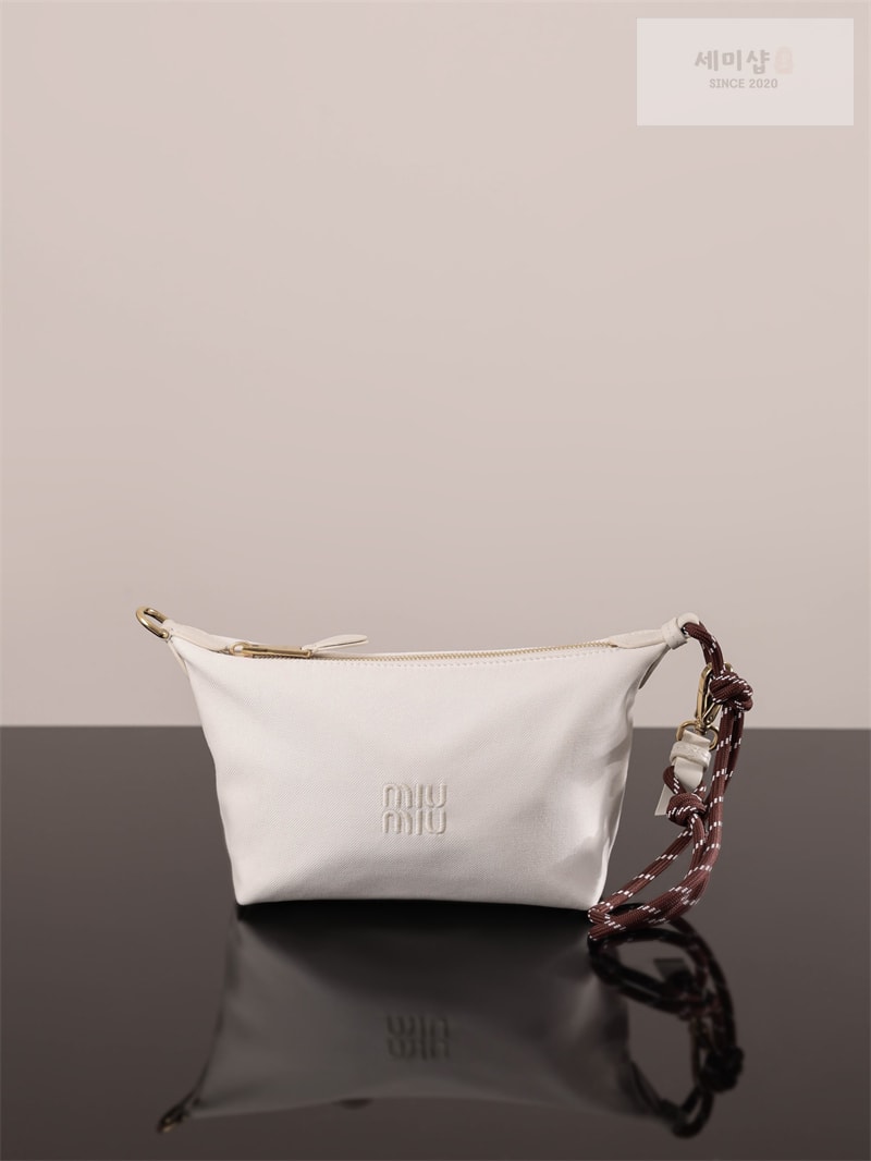 미우미우 미우미우 개버딘 파우치 화이트 5NE841 Bag 16번 이미지