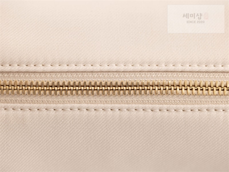 미우미우 미우미우 개버딘 파우치 화이트 5NE841 Bag 6번 이미지