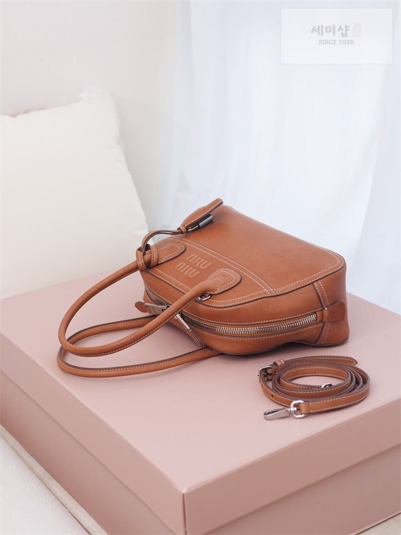 Miu Miu 미우미우 비반트 나파 레더 스몰 백 5BB200 꼬냑 Bag 10번 이미지