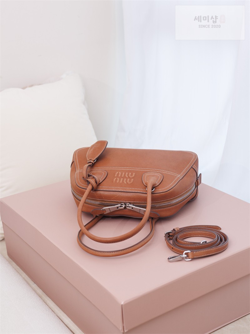 Miu Miu 미우미우 비반트 나파 레더 스몰 백 5BB200 꼬냑 Bag 11번 이미지
