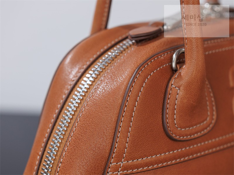 Miu Miu 미우미우 비반트 나파 레더 스몰 백 5BB200 꼬냑 Bag 15번 이미지