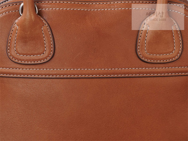 Miu Miu 미우미우 비반트 나파 레더 스몰 백 5BB200 꼬냑 Bag 17번 이미지