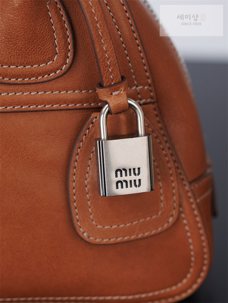 Miu Miu 미우미우 비반트 나파 레더 스몰 백 5BB200 꼬냑 Bag 19번 이미지