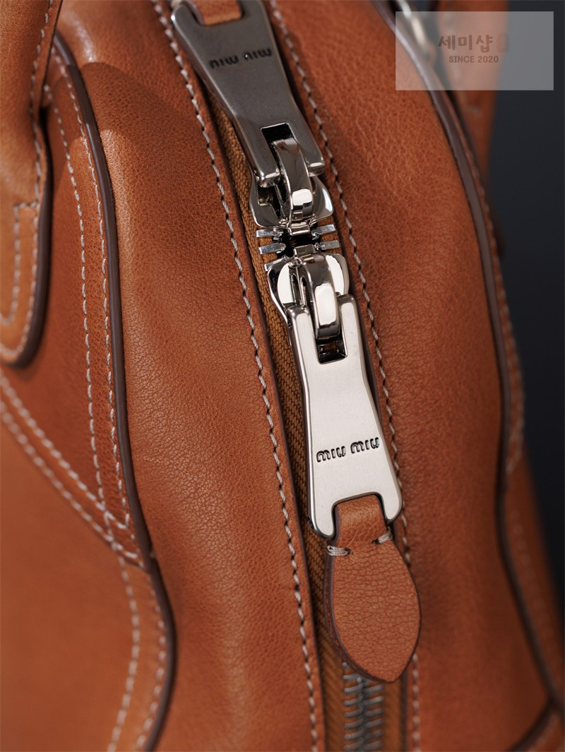 Miu Miu 미우미우 비반트 나파 레더 스몰 백 5BB200 꼬냑 Bag 20번 이미지