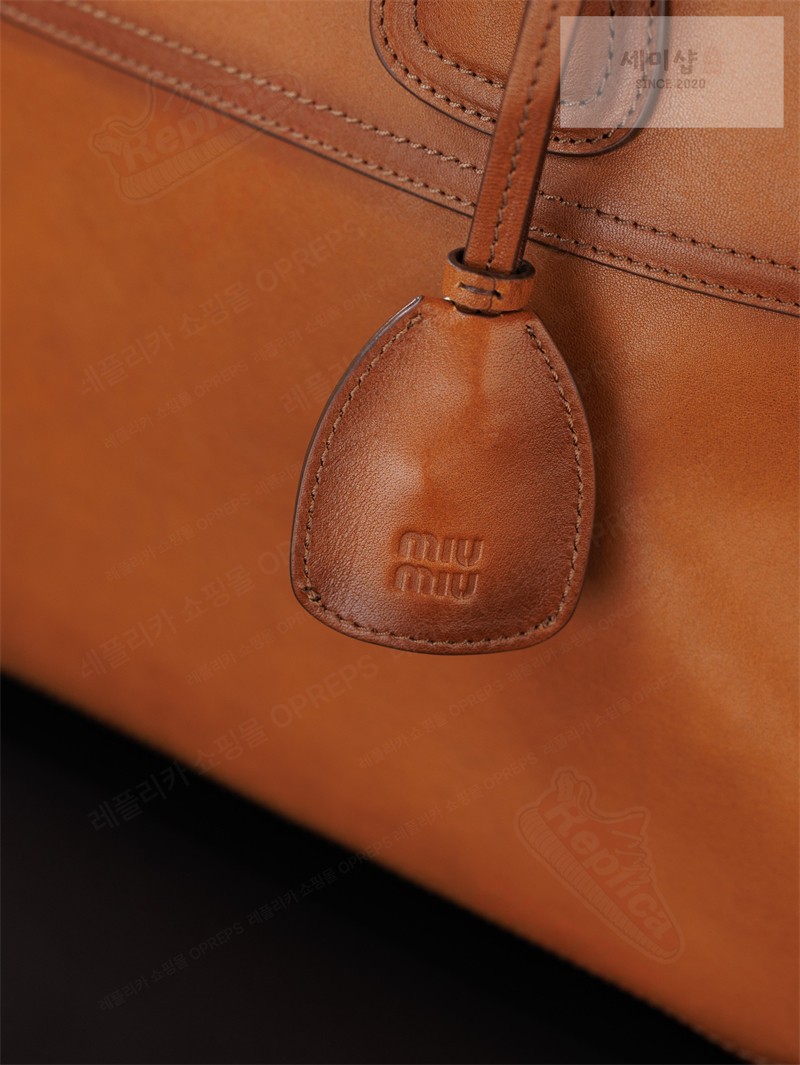 Miu Miu 미우미우 비방 나파 레더 백 꼬냑 5BB196 꼬냑 Bag 21번 이미지