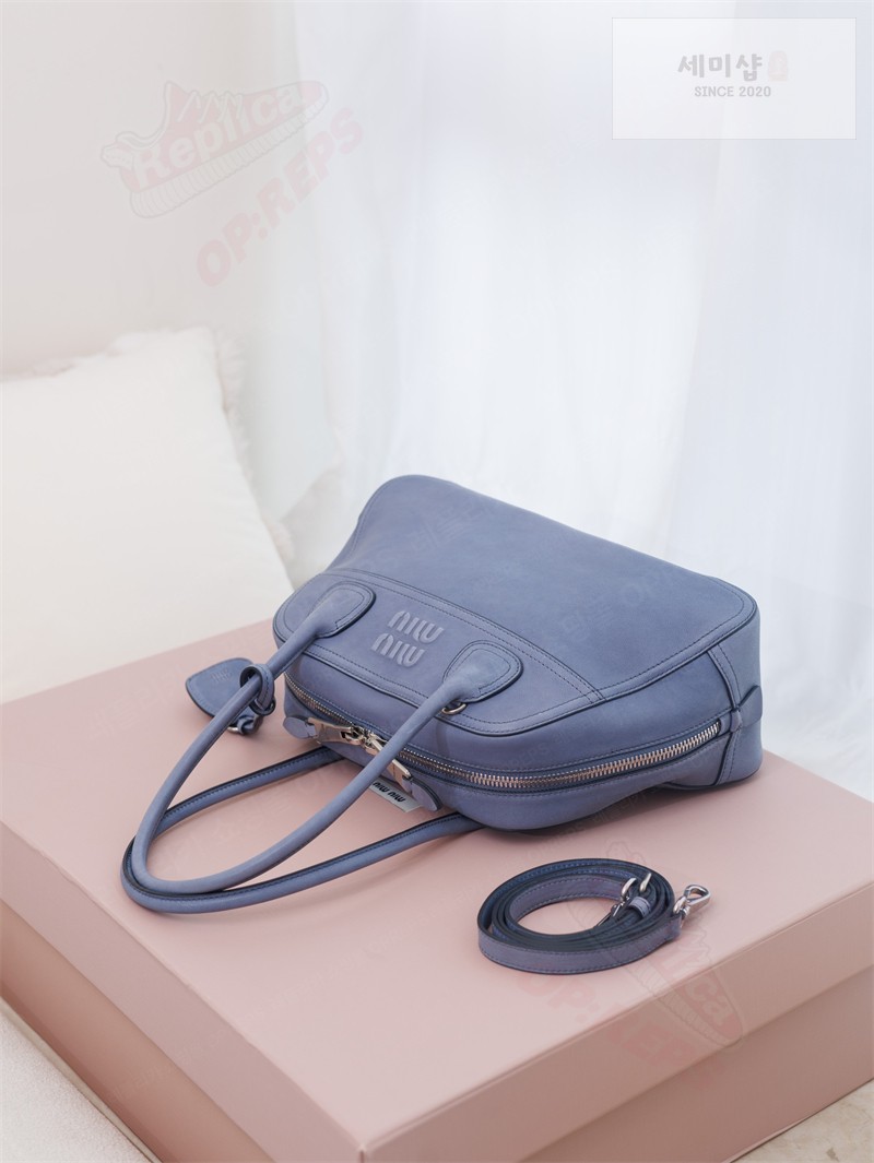 Miu Miu 미우미우 비방 나파 레더 백 5BB199 아스트랄 블루 Bag 11번 이미지