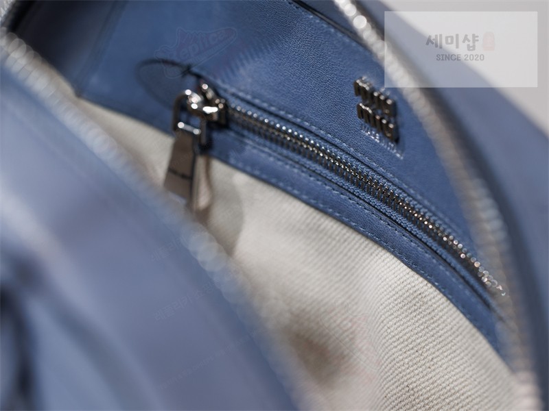Miu Miu 미우미우 비방 나파 레더 백 5BB199 아스트랄 블루 Bag 22번 이미지