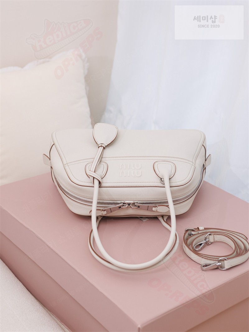 Miu Miu 미우미우 비방 나파 레더 백 5BB199 화이트 Bag 9번 이미지