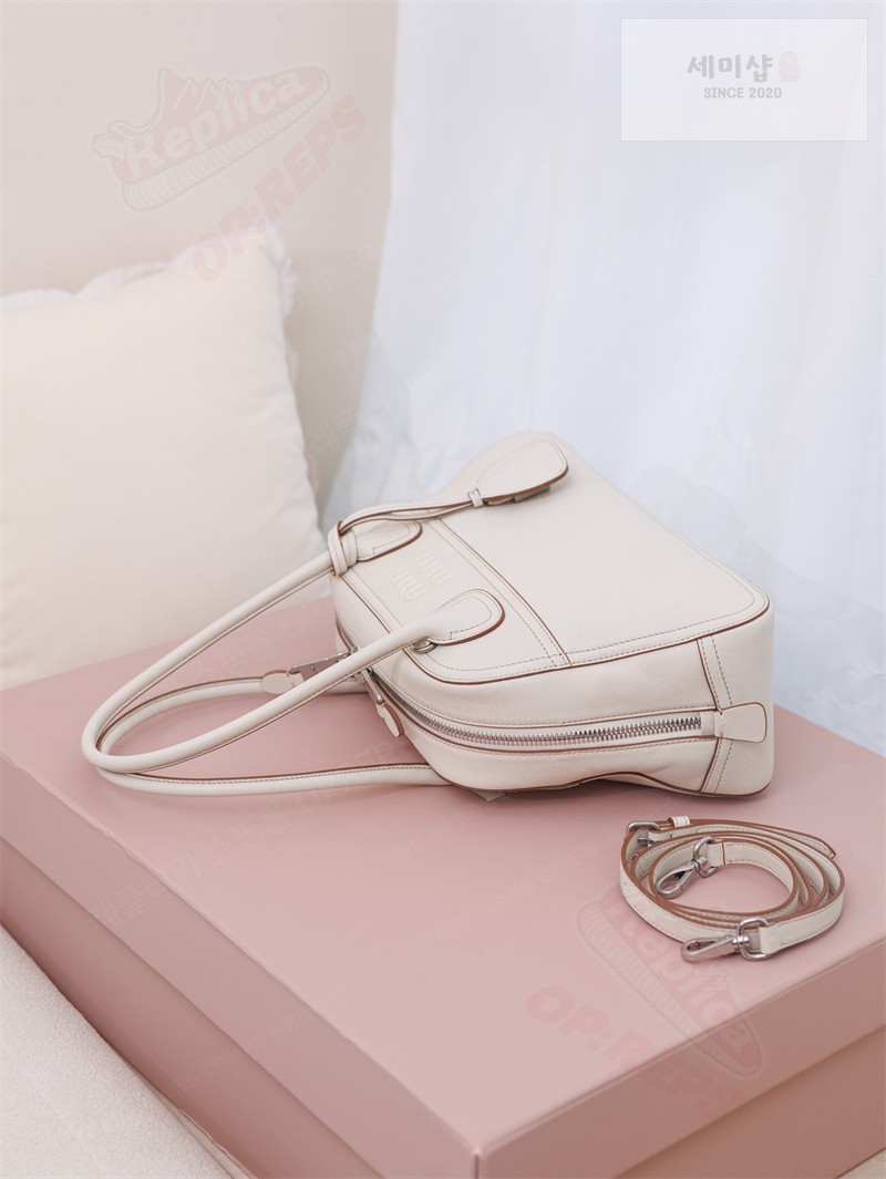 Miu Miu 미우미우 비방 나파 레더 백 5BB199 화이트 Bag 10번 이미지