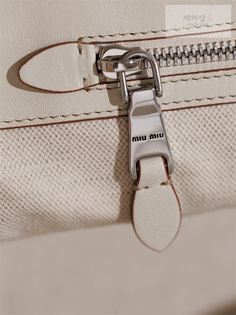 Miu Miu 미우미우 비방 나파 레더 백 5BB199 화이트 Bag 24번 이미지