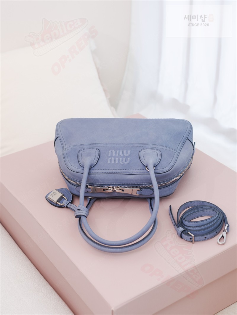 Miu Miu 미우미우 비방 스몰 나파 레더 백 5BB200 아스트랄 블루 Bag 7번 이미지