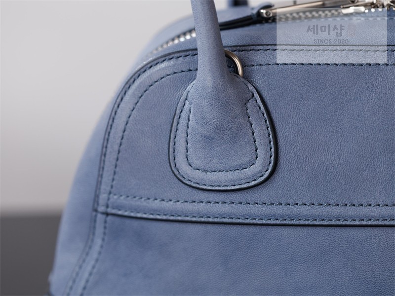 Miu Miu 미우미우 비방 스몰 나파 레더 백 5BB200 아스트랄 블루 Bag 13번 이미지