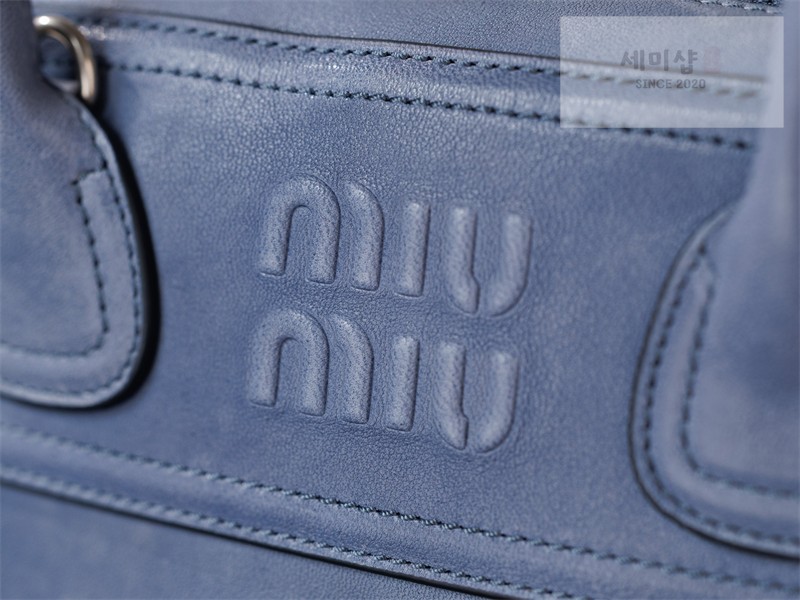 Miu Miu 미우미우 비방 스몰 나파 레더 백 5BB200 아스트랄 블루 Bag 14번 이미지