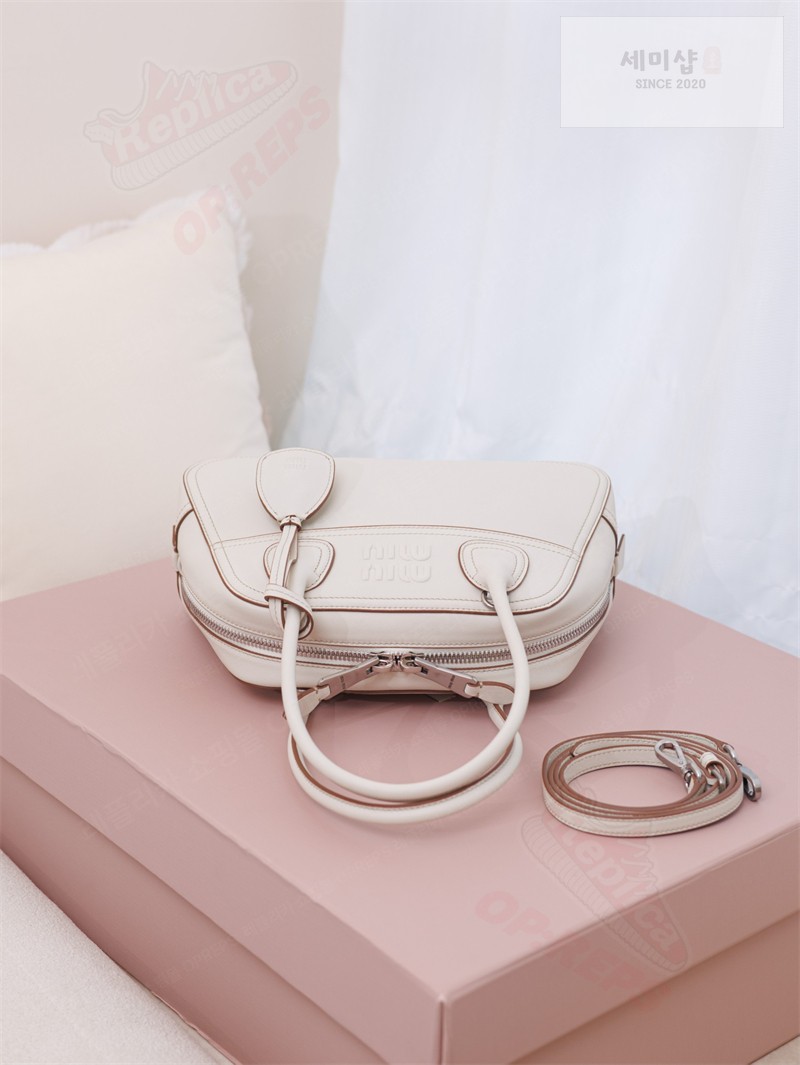 Miu Miu 미우미우 비방 스몰 나파 레더 백 5BB200 화이트 Bag 9번 이미지
