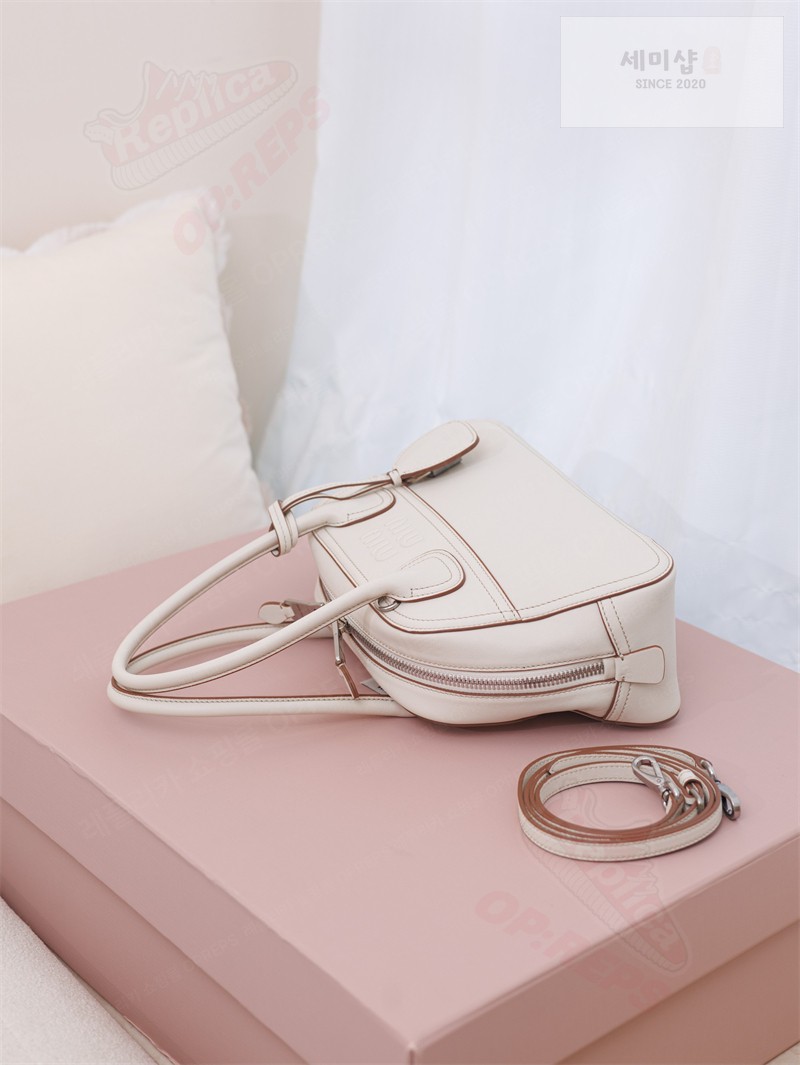 Miu Miu 미우미우 비방 스몰 나파 레더 백 5BB200 화이트 Bag 10번 이미지