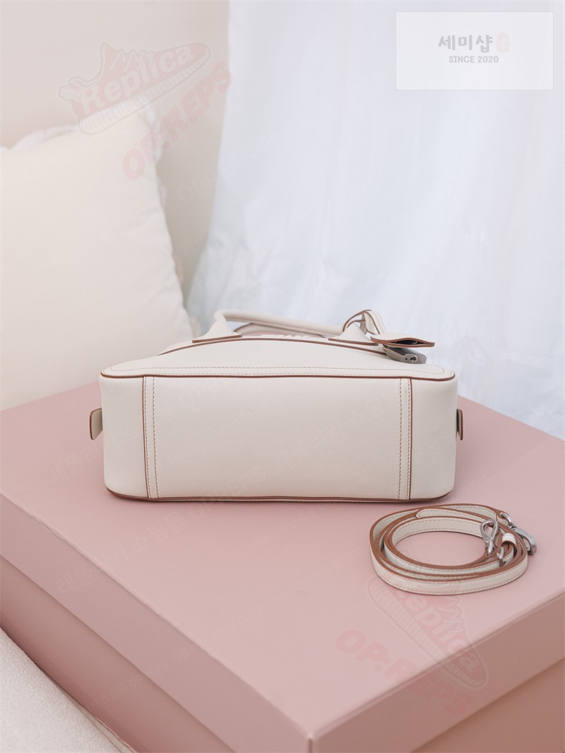 Miu Miu 미우미우 비방 스몰 나파 레더 백 5BB200 화이트 Bag 11번 이미지