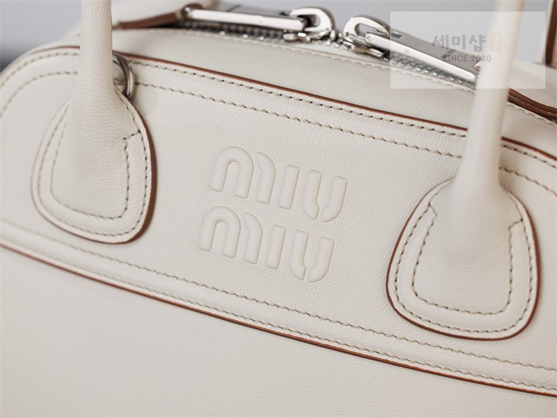 Miu Miu 미우미우 비방 스몰 나파 레더 백 5BB200 화이트 Bag 12번 이미지