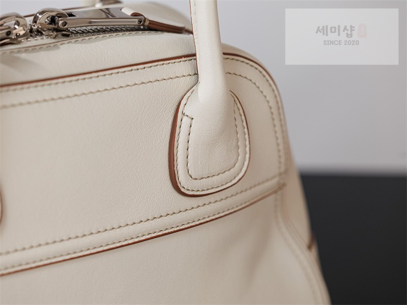 Miu Miu 미우미우 비방 스몰 나파 레더 백 5BB200 화이트 Bag 13번 이미지