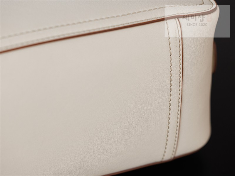 Miu Miu 미우미우 비방 스몰 나파 레더 백 5BB200 화이트 Bag 15번 이미지