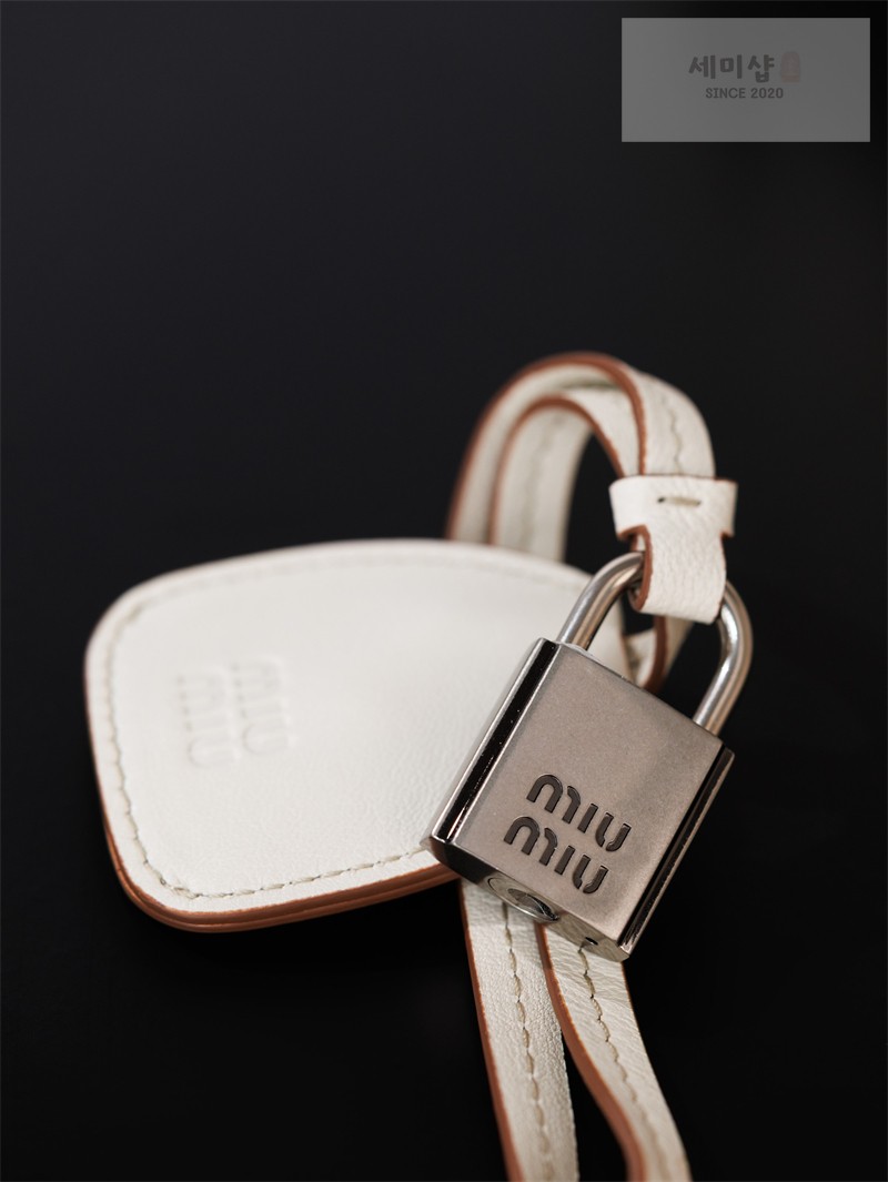 Miu Miu 미우미우 비방 스몰 나파 레더 백 5BB200 화이트 Bag 1번 이미지