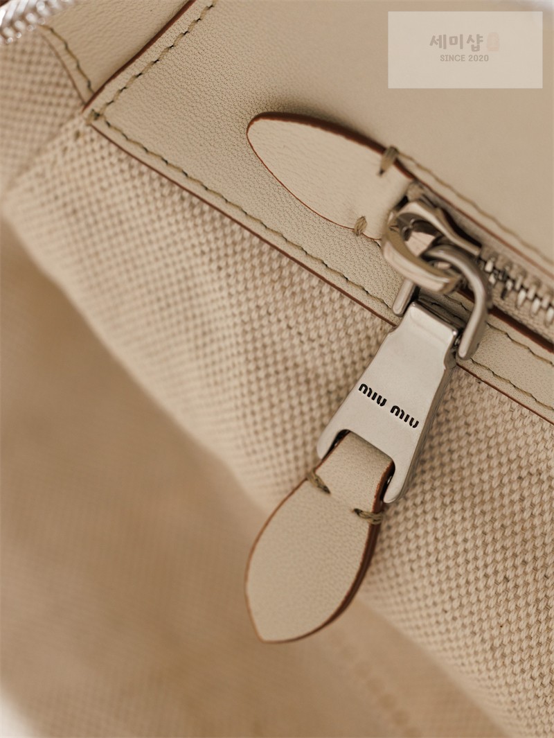 Miu Miu 미우미우 비방 스몰 나파 레더 백 5BB200 화이트 Bag 24번 이미지