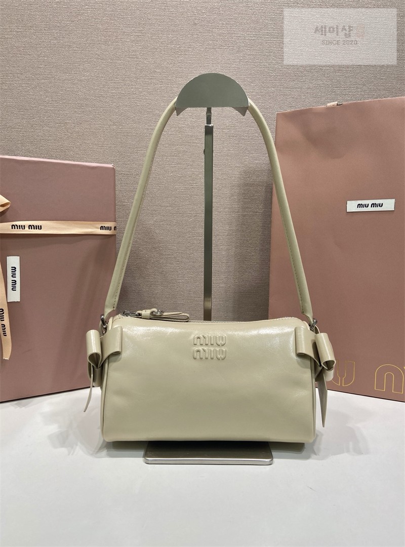 Miu Miu 미우미우 샤이니 레더 파우치 5NE029 꼬냑 (브라운) Bag 13번 이미지