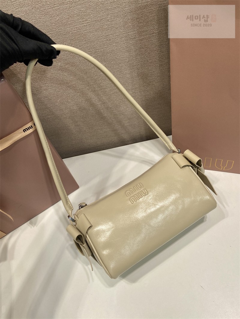 Miu Miu 미우미우 샤이니 레더 파우치 5NE029 꼬냑 (브라운) Bag 15번 이미지