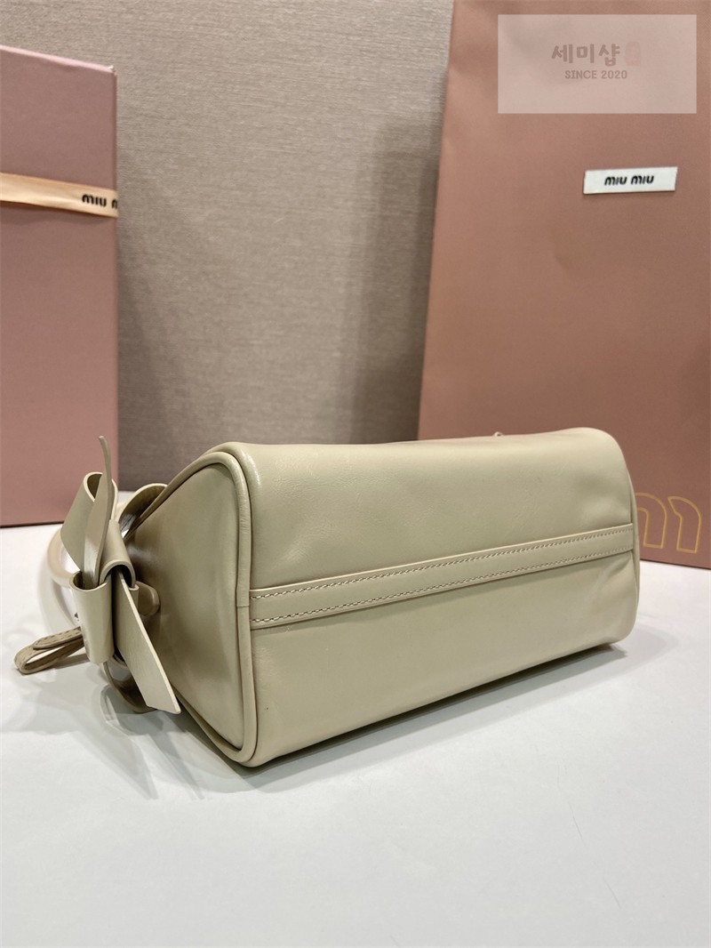 Miu Miu 미우미우 샤이니 레더 파우치 5NE029 꼬냑 (브라운) Bag 18번 이미지